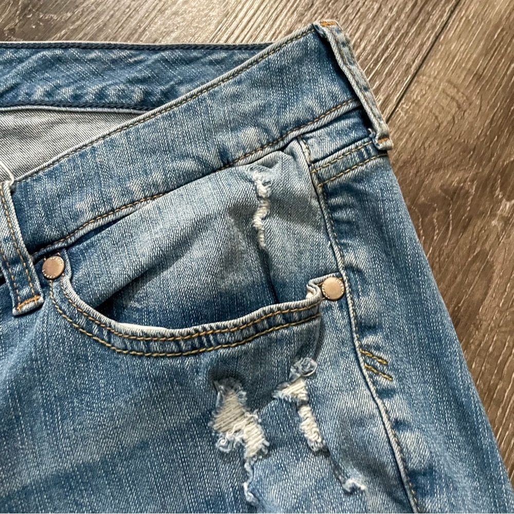 TORRID Crop Boyfriend Vintage Stretch Distressed jeans Size 20 - Picture 7 of 9